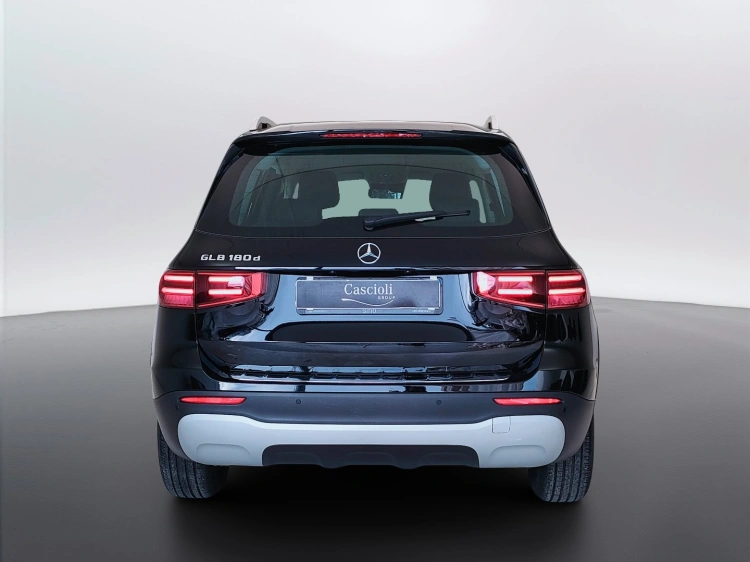 4 - Mercedes-Benz GLB 180 d Advanced auto
