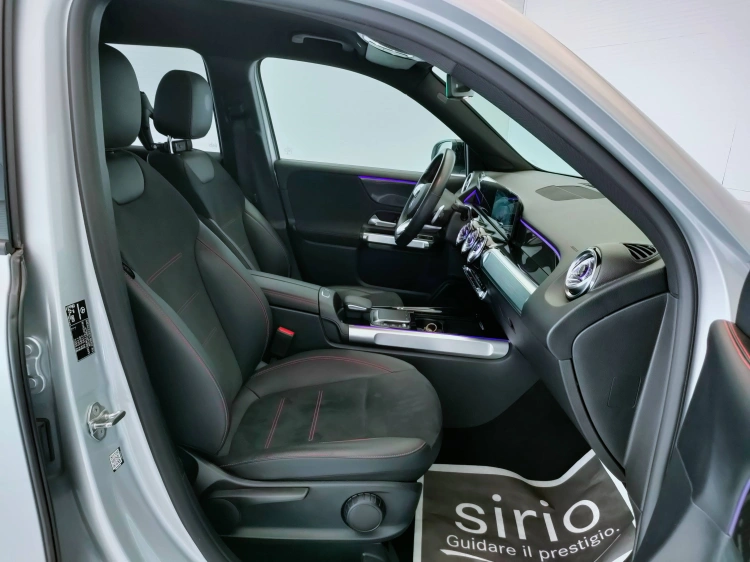 13 - Mercedes-Benz GLB 200 d Premium auto
