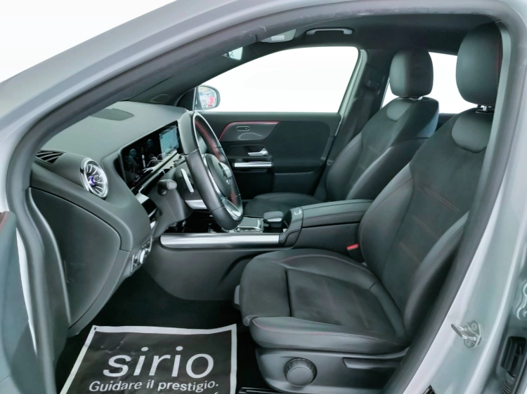 14 - Mercedes-Benz GLA 180 d Premium auto