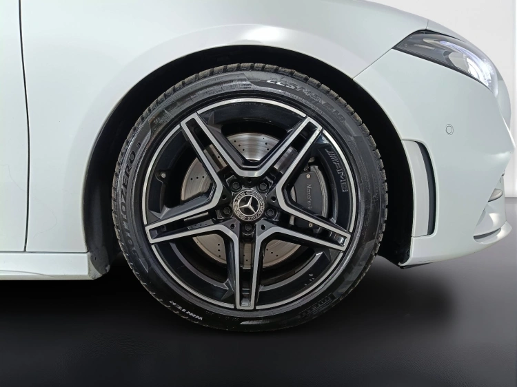 22 - Mercedes-Benz Classe A 180 d Premium auto