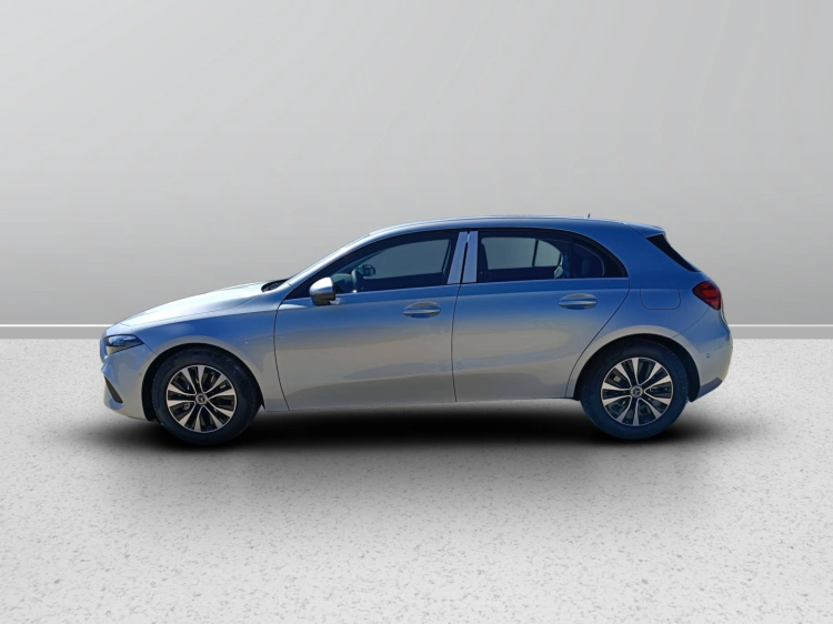 3 - Mercedes-Benz Classe A 180 d Automatic