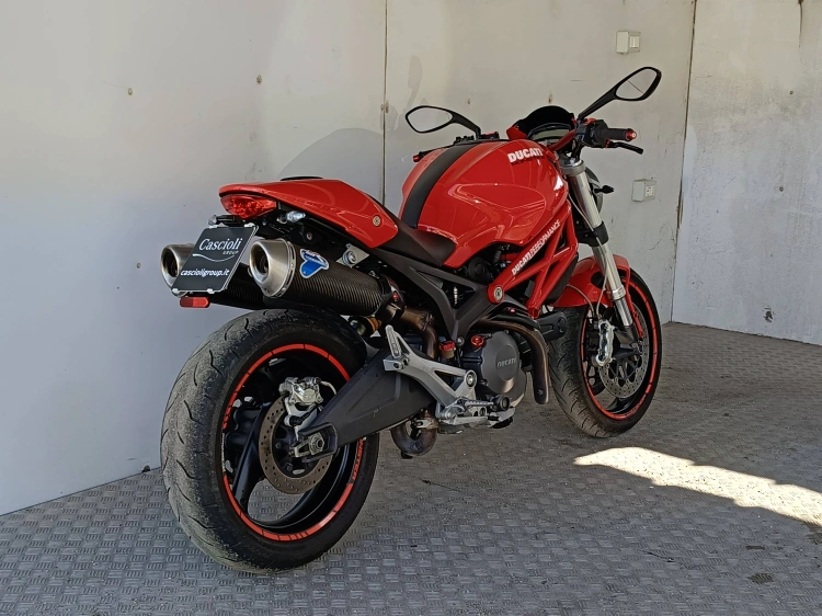 3 - Ducati E3027 CAGIVA RAPTOR 650