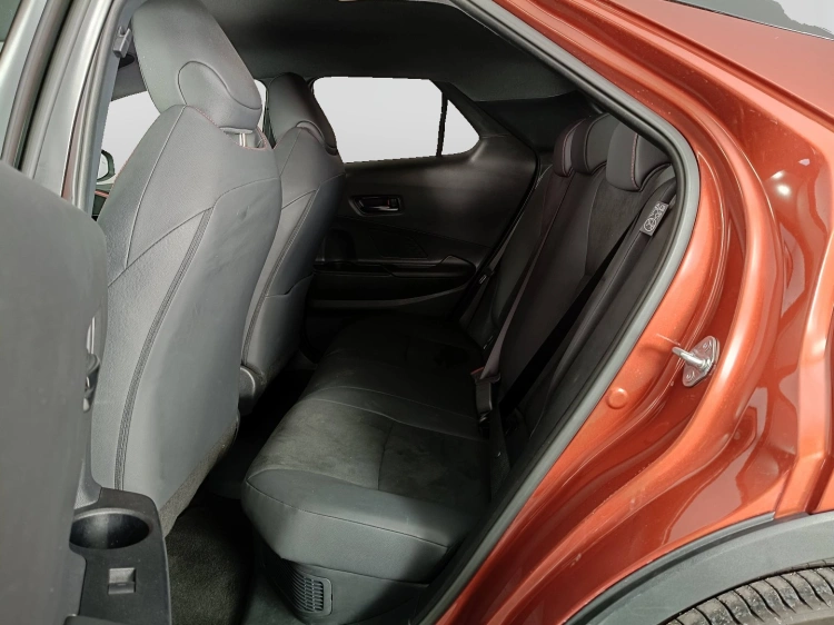 9 - Toyota C-HR C-HR 2.0 phev GR Sport fwd e-cvt