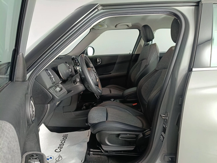 8 - MINI Countryman Mini Countryman 1.5 One Hype auto