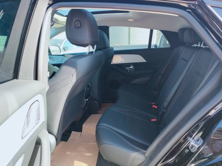 13 - Mercedes-Benz GLE 300 d 4MATIC Coupe