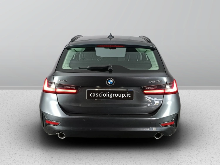 5 - BMW Serie 3 320d Touring mhev 48V xdrive auto