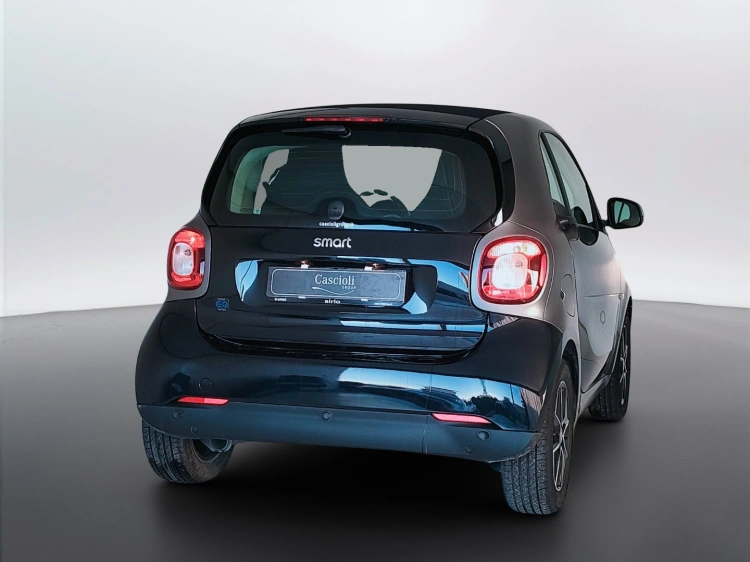 6 - smart fortwo Fortwo eq Passion 22kW
