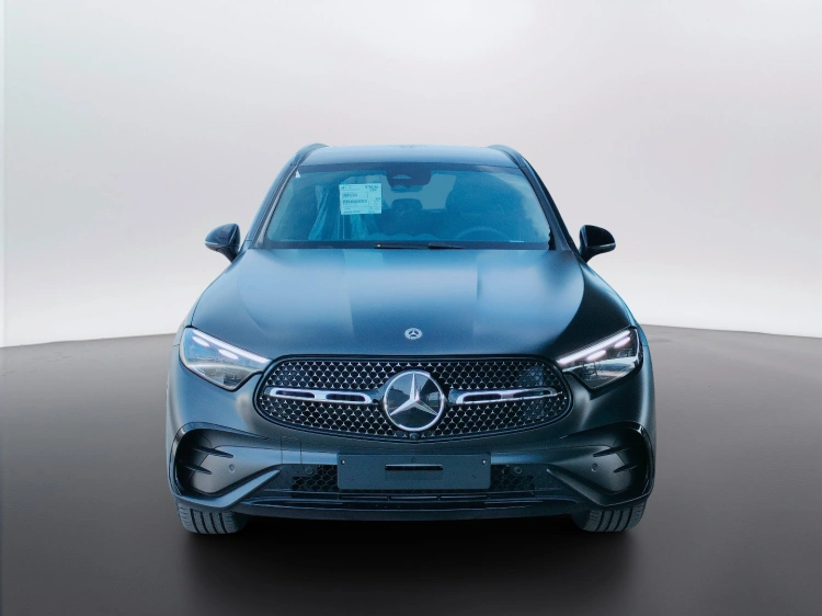 2 - Mercedes-Benz GLC 300 d 4MATIC