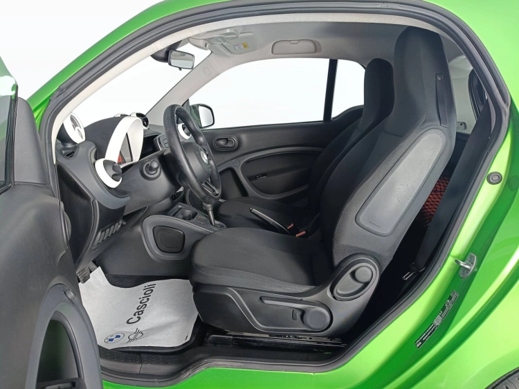 8 - smart fortwo Fortwo electric drive Prime