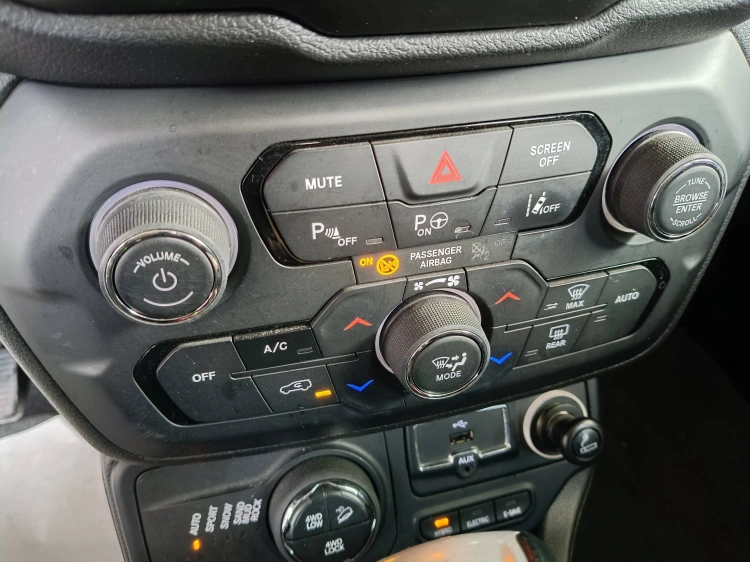 15 - Jeep Renegade 2019 Renegade 1.3 t4 phev Trailhawk 4xe at6