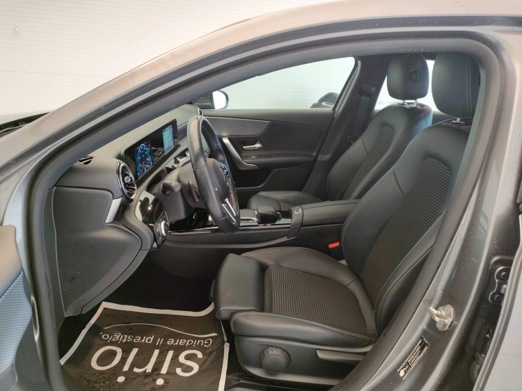 14 - Mercedes-Benz Classe A 180 d Sport auto