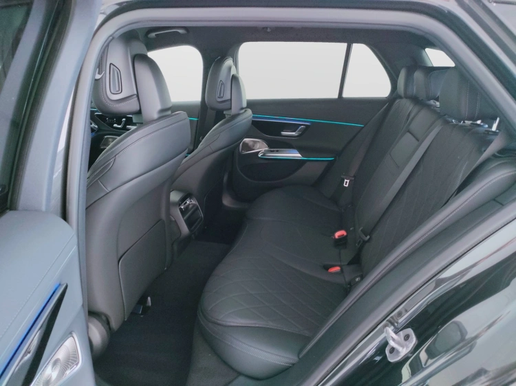 13 - Mercedes-Benz Classe E SW 220 d AMG Line Premium 4matic auto