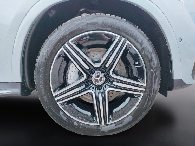 7 - Mercedes-Benz GLC 220 d 4MATIC