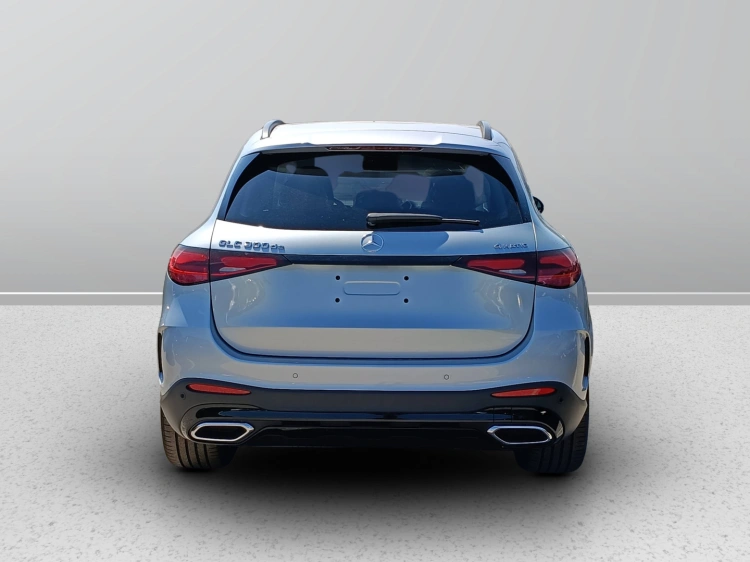 5 - Mercedes-Benz GLC 300 de 4MATIC