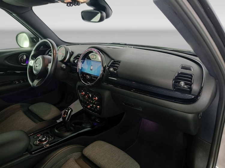 10 - MINI Cooper Mini Clubman 2.0 Cooper D Essential auto