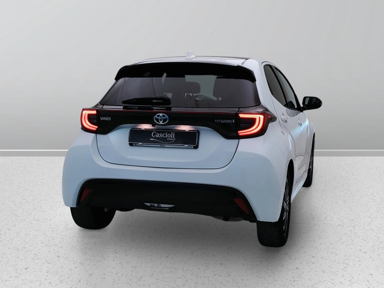 6 - Toyota Yaris Yaris 1.5h Lounge