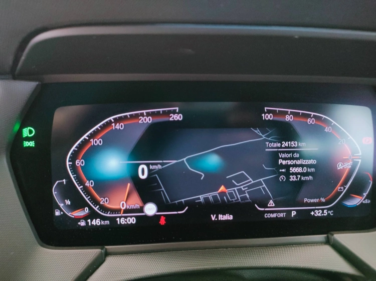 18 - BMW Serie 1 116i Sport auto