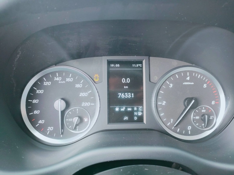 17 - Mercedes Vans Vito 119 cdi long mixto auto my20