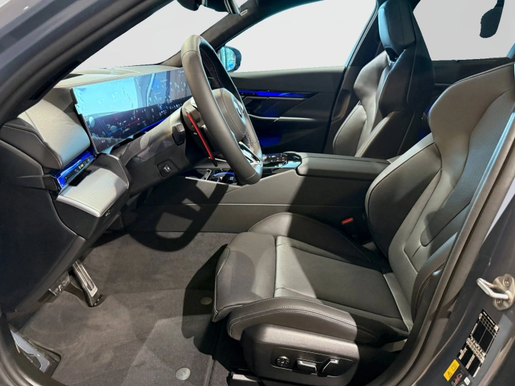 18 - BMW M M5 M5 Touring