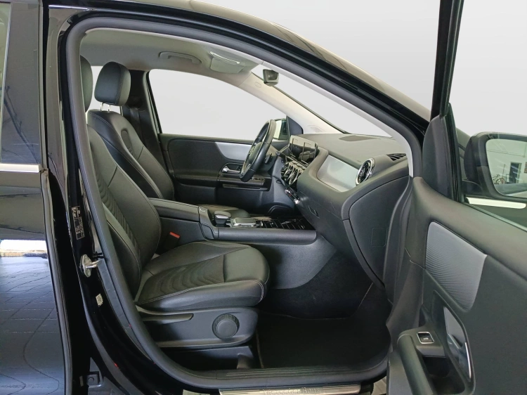 11 - Mercedes-Benz Classe B 180 d Sport auto