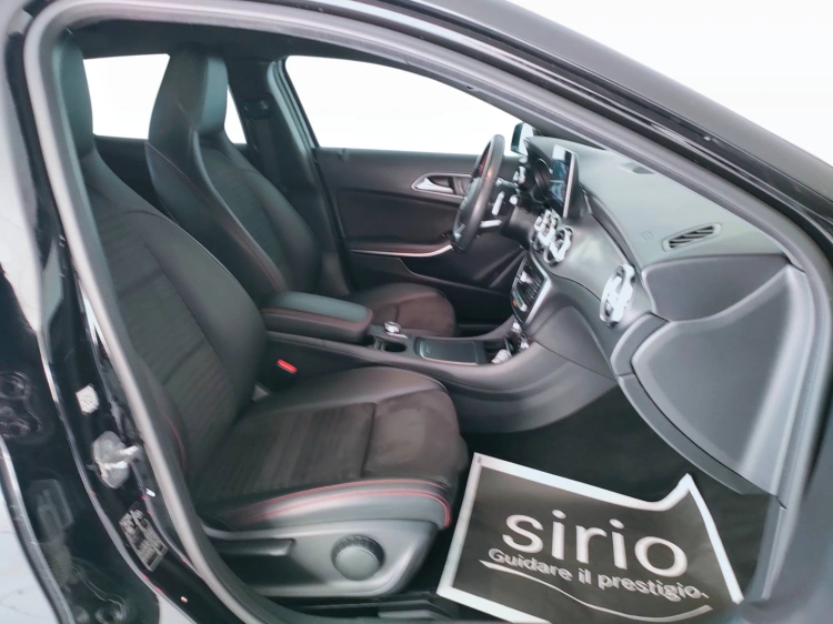 9 - Mercedes-Benz GLA 200 d Premium 4matic auto