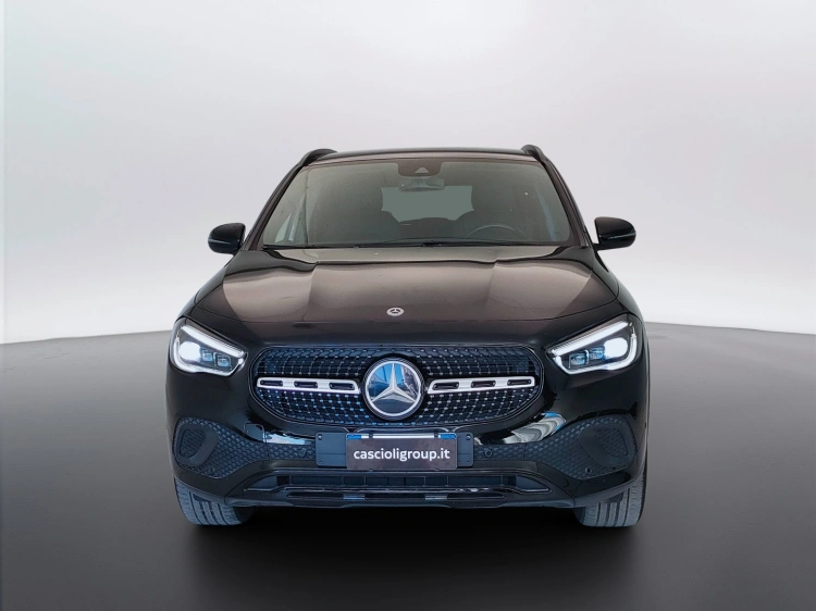 2 - Mercedes-Benz GLA 200 d Sport Plus auto