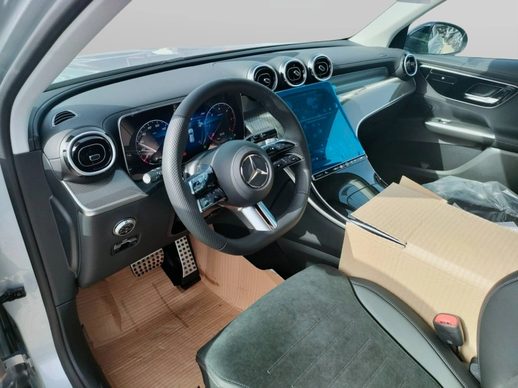 10 - Mercedes-Benz GLC 220 d 4MATIC