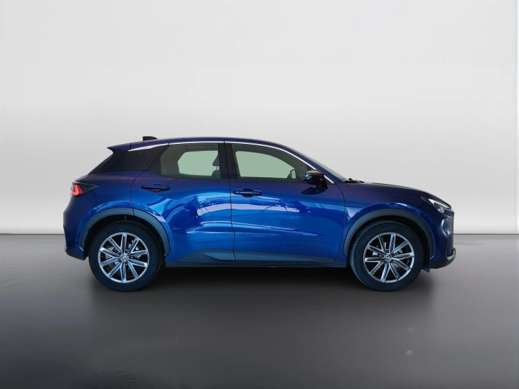 4 - Lexus LBX LBX 1.5 hybrid Elegant 2wd