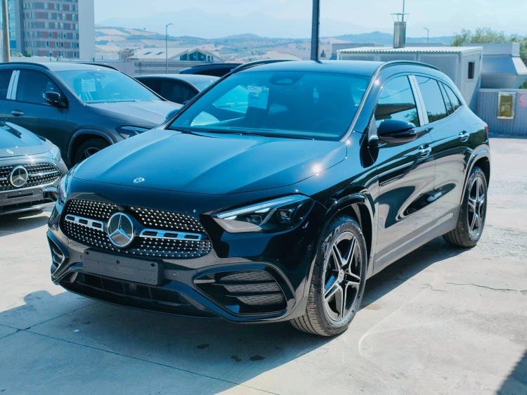 1 - Mercedes-Benz GLA 200 d automatic