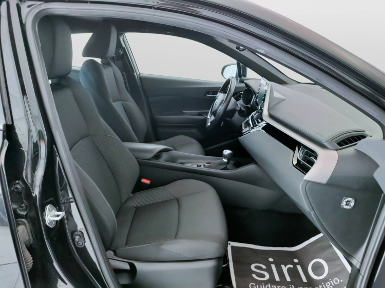 13 - Toyota C-HR C-HR 1.8h Active e-cvt