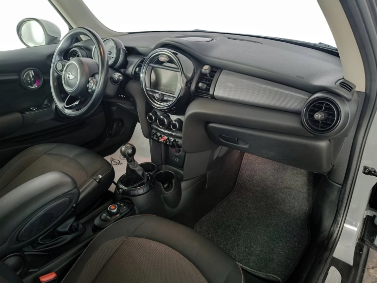10 - MINI Cooper Mini 1.5 Cooper D 3p