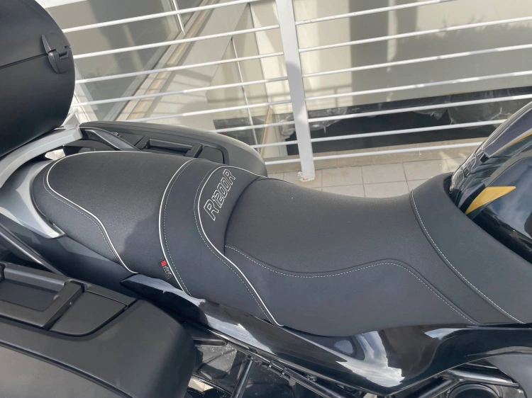 4 - BMW Motorrad R R 1200 R Abs