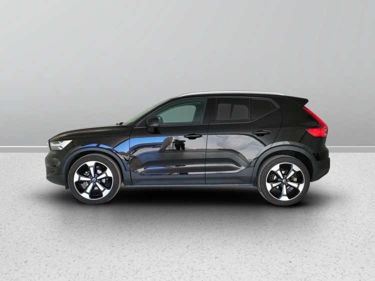 3 - Volvo XC40 XC40 2.0 d3 Momentum geartronic my20