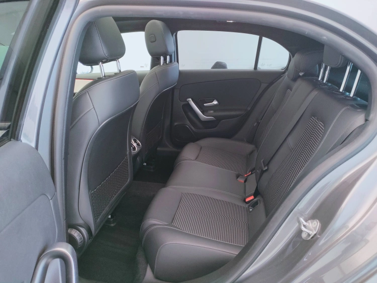 11 - Mercedes-Benz Classe A 180 d Sport auto