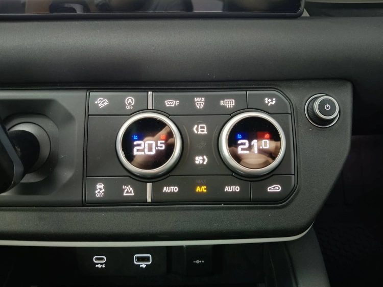 17 - Land rover Defender Defender 110 3.0d i6 mhev S awd 250cv auto