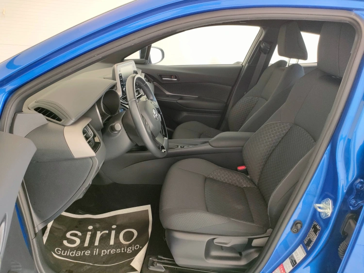 12 - Toyota C-HR C-HR 1.8h Active e-cvt