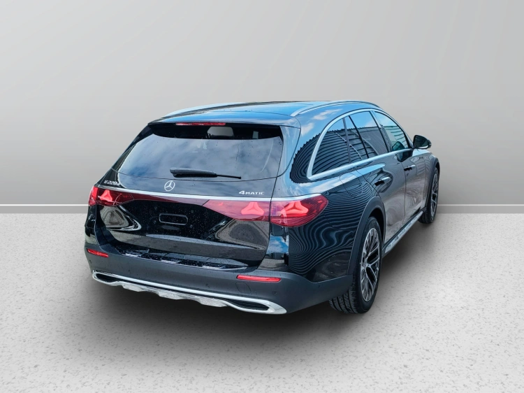 6 - Mercedes-Benz Classe E 220 d 4MATIC All Terrain