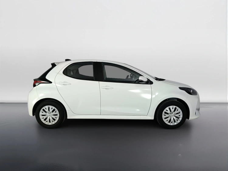 3 - Toyota Yaris YARIS 15H ECVT 5P ACTIVE MY25