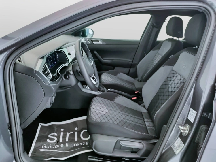 16 - Volkswagen Taigo Taigo 1.0 tsi R-Line 115cv dsg