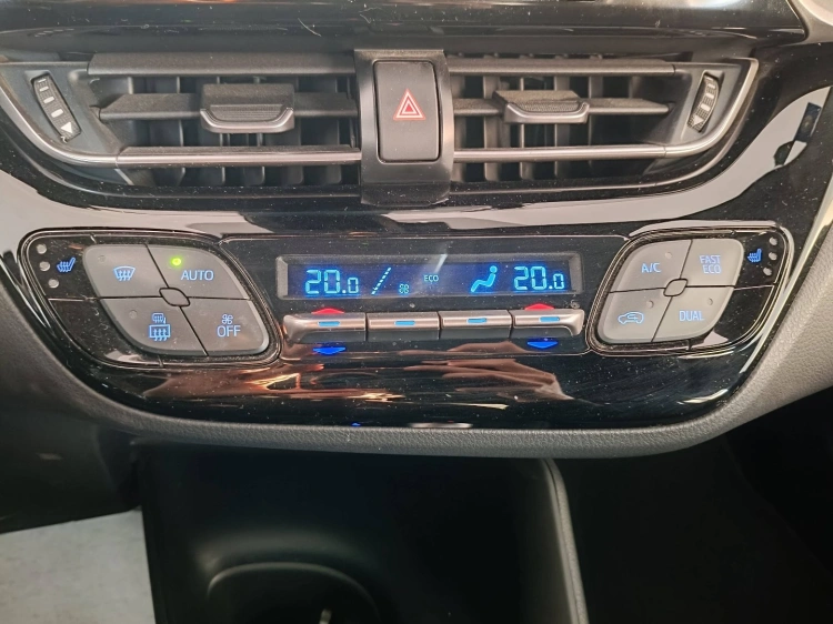 15 - Toyota C-HR C-HR 1.8h Business e-cvt