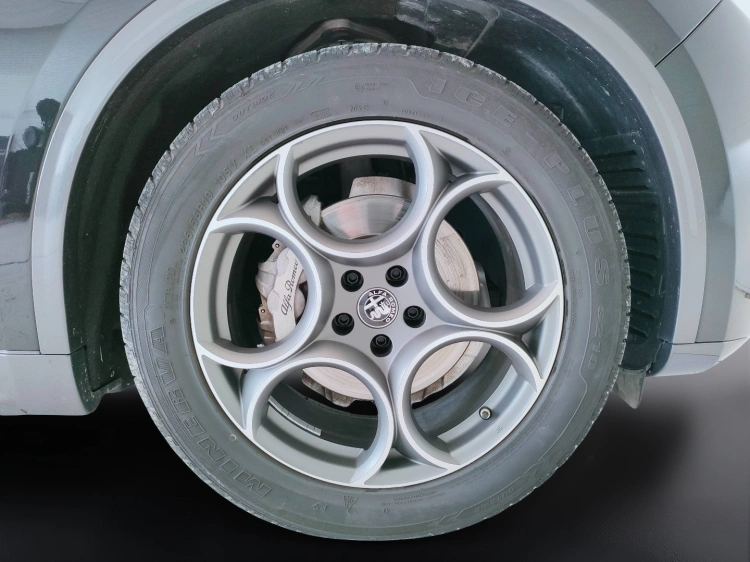 9 - Alfa romeo Stelvio Stelvio 2.2 t Ti rwd 160cv auto