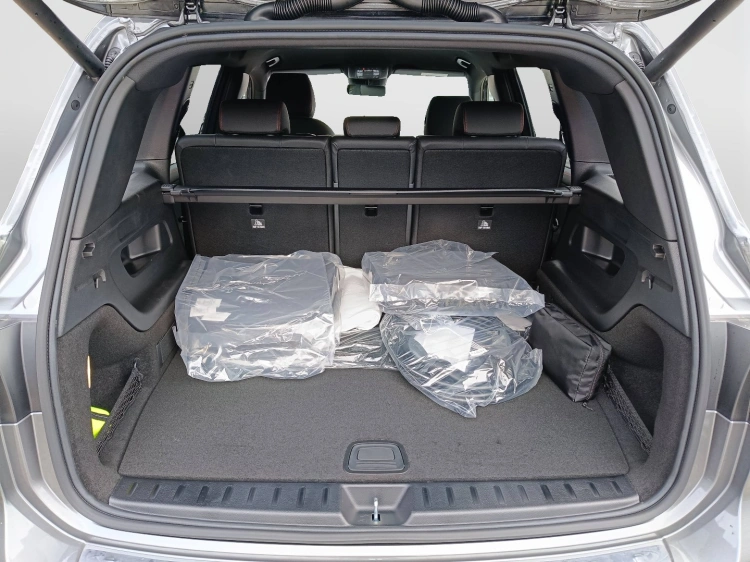 13 - Mercedes-Benz EQB 250+