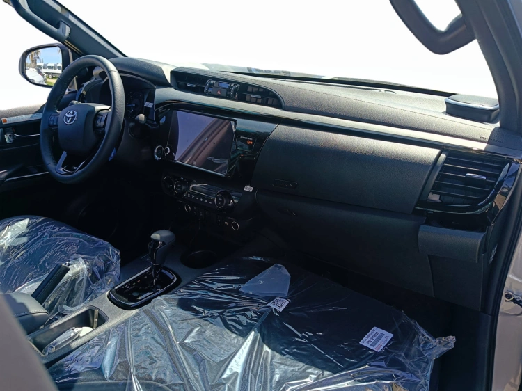 10 - Toyota Professional HI LUX 4X2 - 4X4 HILUX 2.8D A 48V DC4WDINV MY25