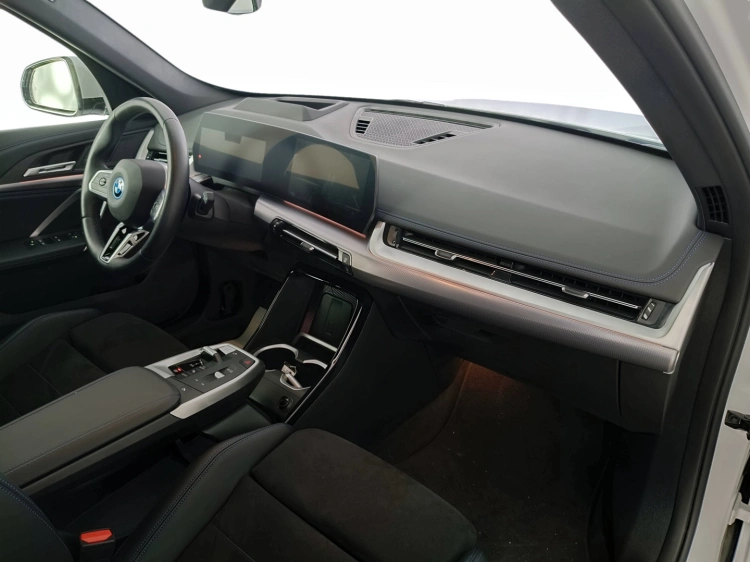 11 - BMW iX1 iX1 edrive 20 MSport
