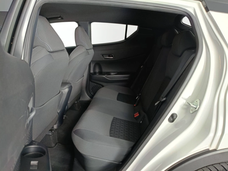 9 - Toyota C-HR C-HR 2.0h Trend e-cvt