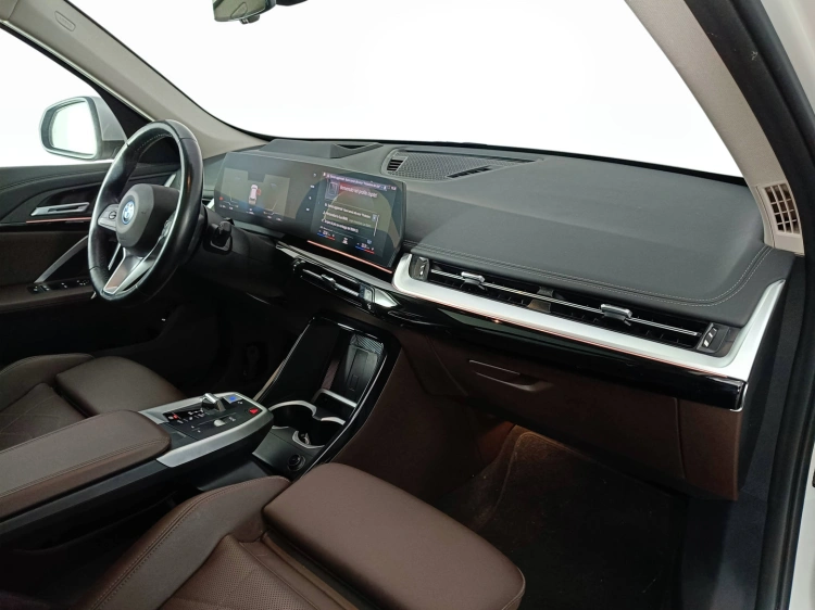 10 - BMW iX1 iX1 xdrive 30 X-Line