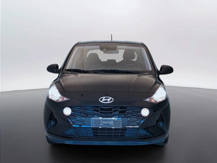 2 - Hyundai i10 i10 1.0 mpi Advanced