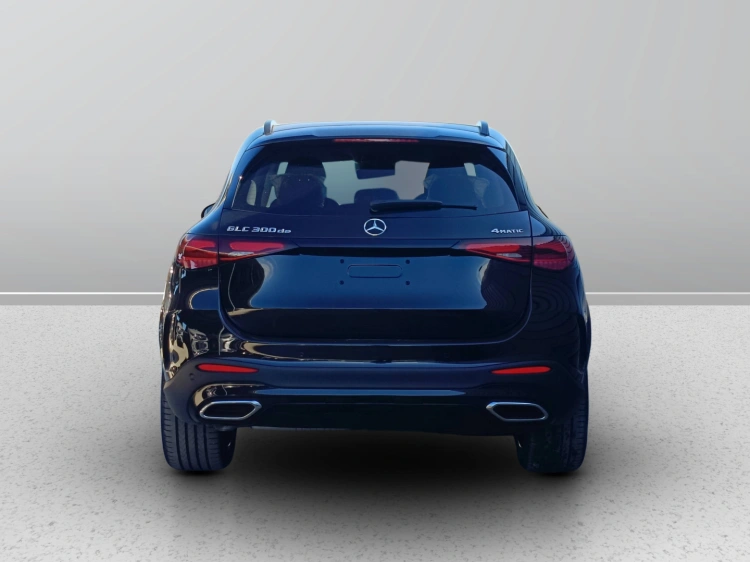 5 - Mercedes-Benz GLC 300 de 4MATIC