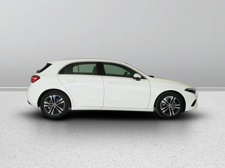 7 - Mercedes-Benz Classe A 180 d Automatic