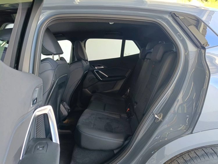 9 - BMW iX2 iX2 edrive 20 MSport Pro